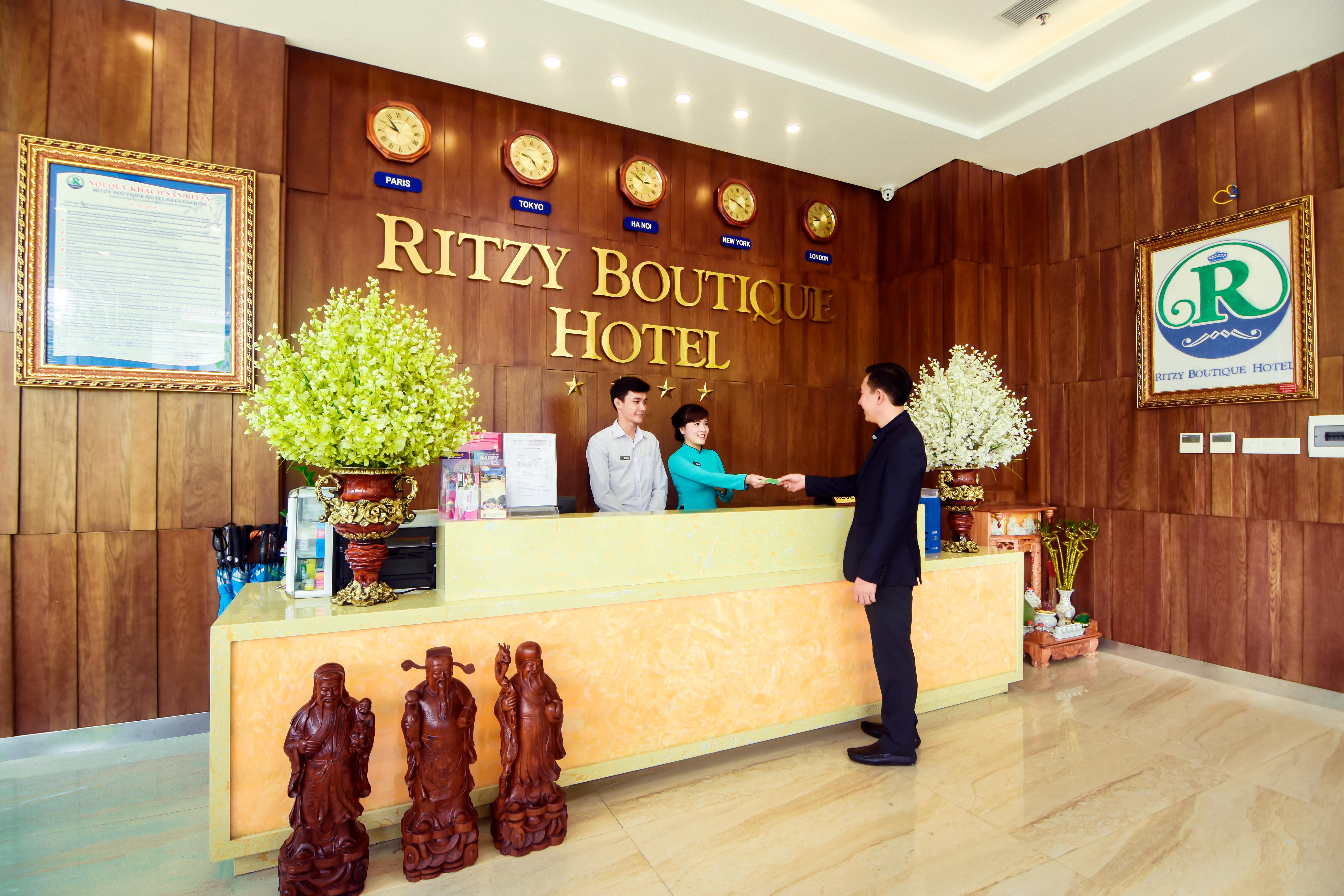 Ritzy Boutique Hotel Da Nang Beach Exterior photo