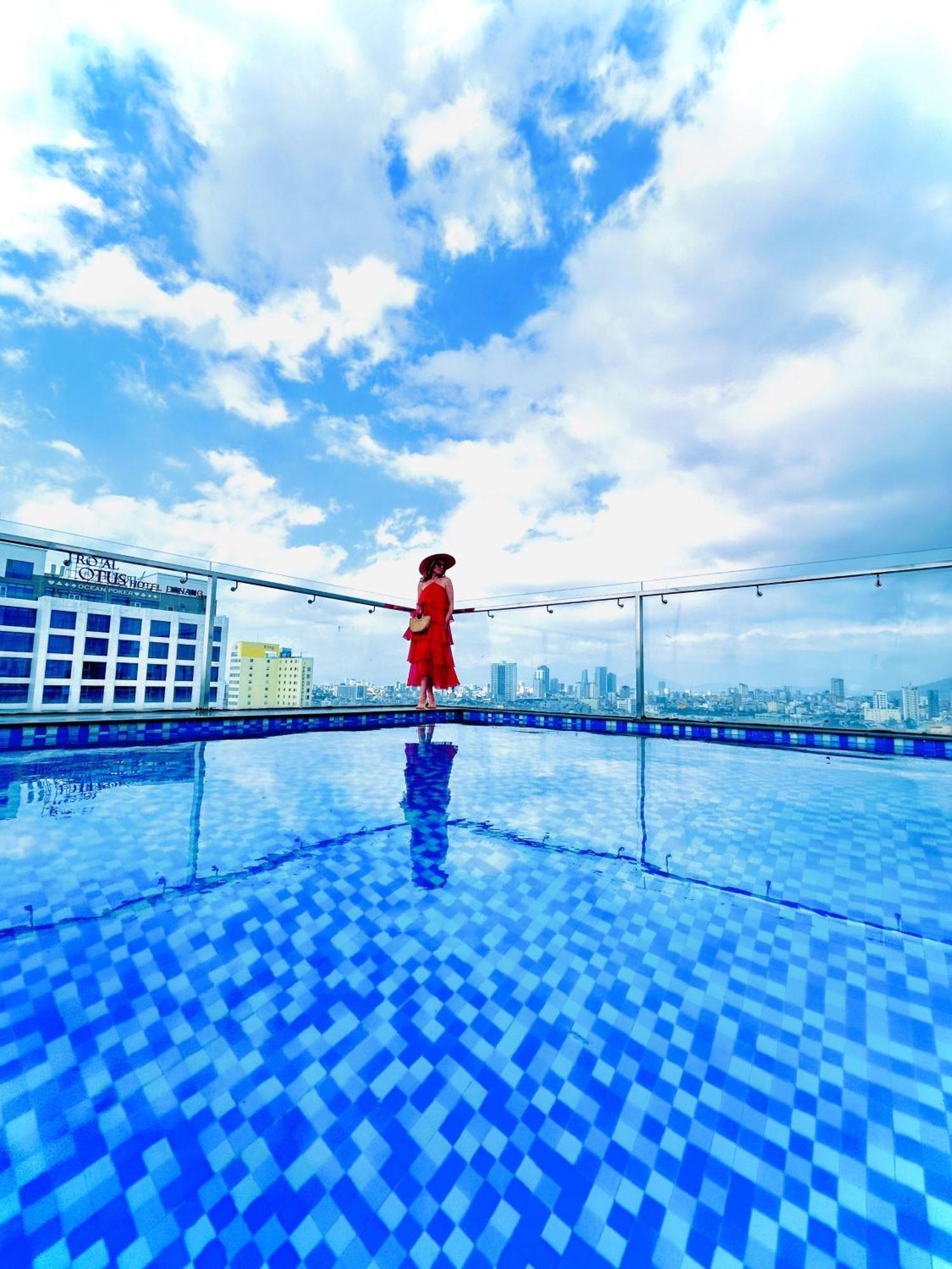 Ritzy Boutique Hotel Da Nang Beach Exterior photo