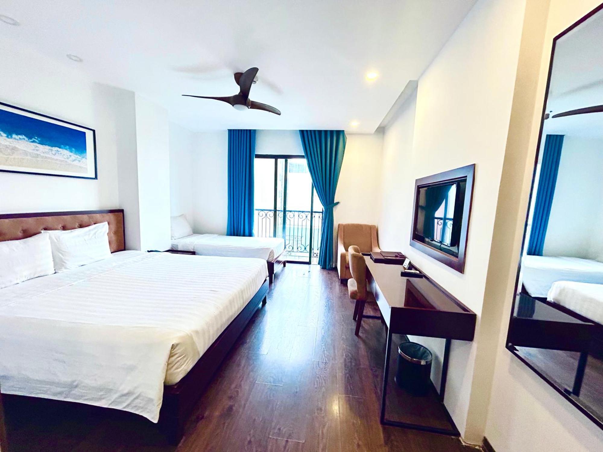 Ritzy Boutique Hotel Da Nang Beach Exterior photo