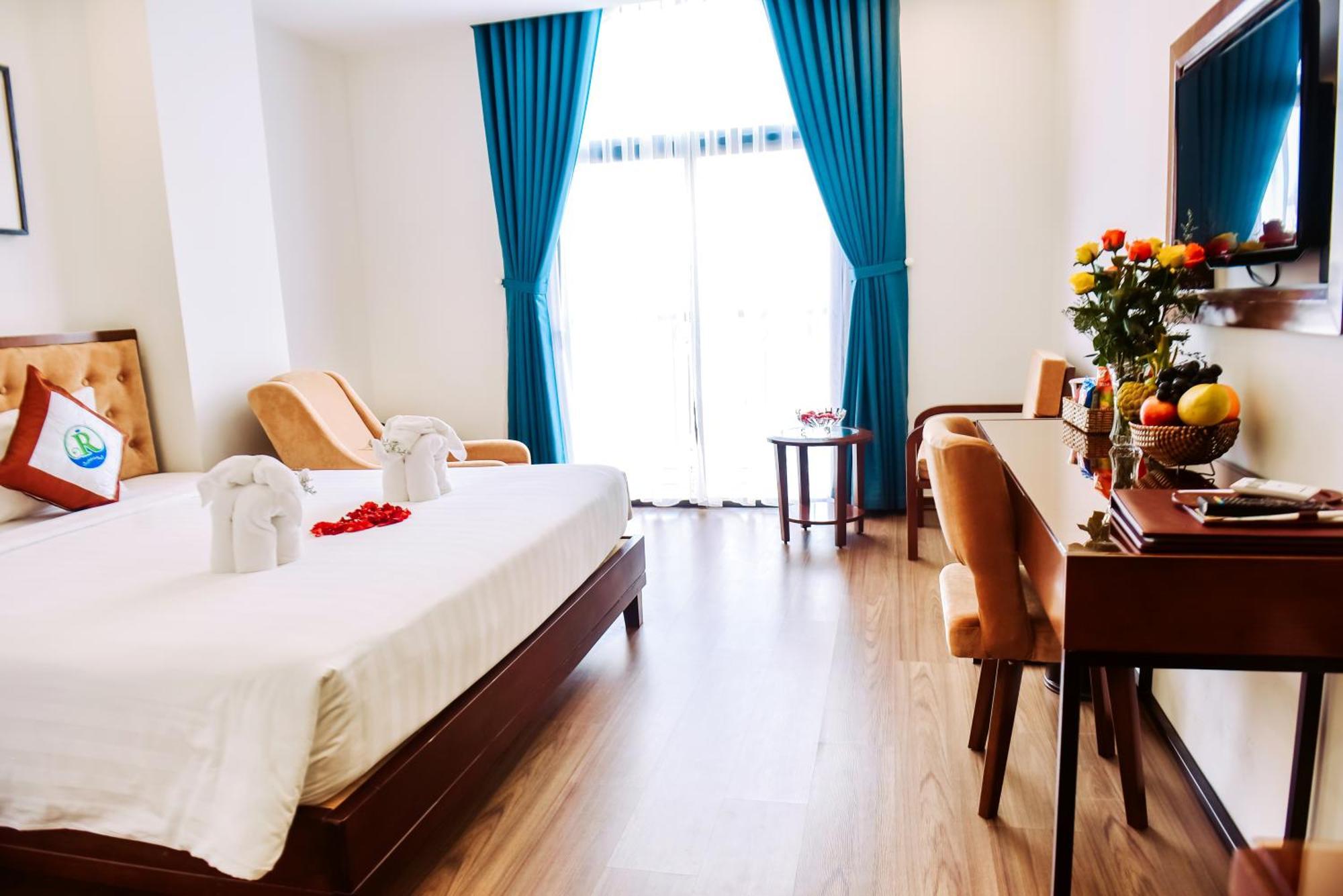 Ritzy Boutique Hotel Da Nang Beach Exterior photo